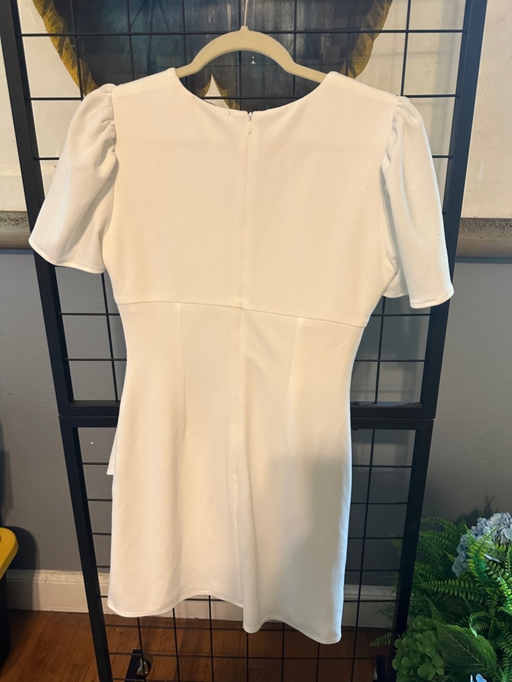Chic White Puff-Sleeve Surplice Mini Dress NWOT lined - Picture 3 of 4